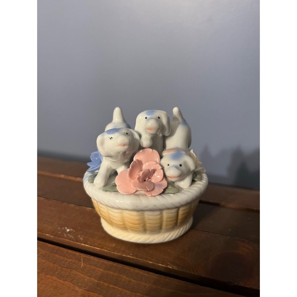 Vintage Porcelain Figurine 3 Blue & White Puppies In Basket With Flowers 3"